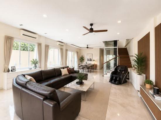 True Corner 3 Storey House