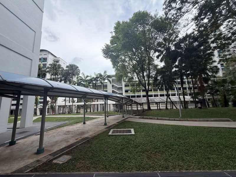 764 Choa Chu Kang North 5, 764 Choa Chu Kang North 5, 4 Bedrooms, 1,550 sqft, HDB Flat For Sale, by Ken Lim, 500132180 - Link way to MSCP& Bus stop  - PropertyGuru.com.sg