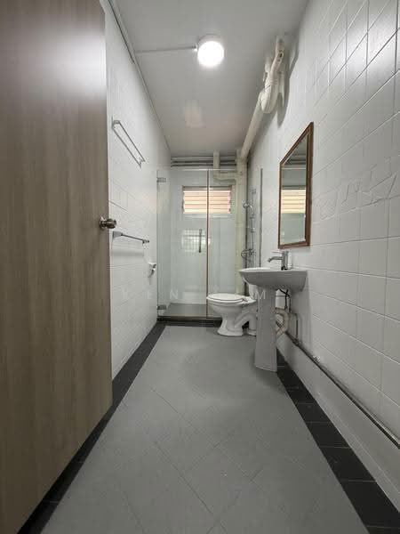 764 Choa Chu Kang North 5, 764 Choa Chu Kang North 5, Dairy Farm / Bukit Panjang / Choa Chu Kang, 4 Bedrooms, 1,550 sqft, HDB Flat For Sale, by Ken Lim, 500132180 - Bathroom - PropertyGuru.com.sg