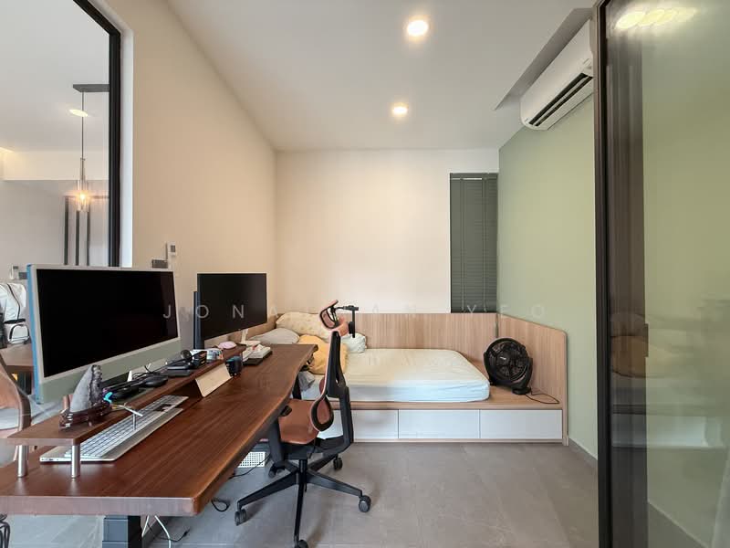 Summerhill, 52 Hume Avenue, 3 Bedrooms, 947 sqft, Condominium For Sale, by Jonathan Yeo, 500132183 - Common Bedroom 1 - PropertyGuru.com.sg
