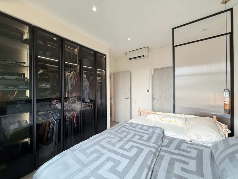 Summerhill, 52 Hume Avenue, 3 Bedrooms, 947 sqft, Condominium For Sale, by Jonathan Yeo, 500132183 - Master Bedroom - PropertyGuru.com.sg