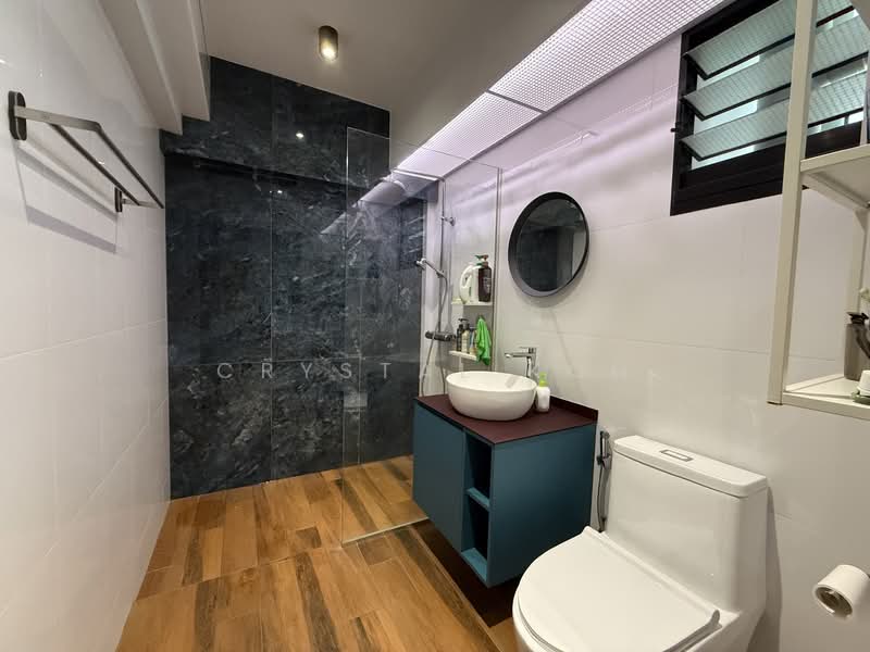 413C Northshore Drive, 413C Northshore Drive, 2 Bedrooms, 721 sqft, HDB Flat For Sale, by Crystal Koh, 500132185 - Bathroom - PropertyGuru.com.sg