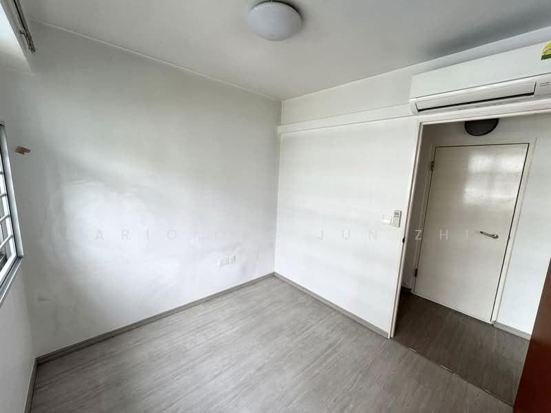 459 Yishun Avenue 11, 459 Yishun Avenue 11, 2 Bedrooms, 721 sqft, HDB Flat For Sale, by Mario Ong Jun Zhi, 500132187 - Interior - PropertyGuru.com.sg