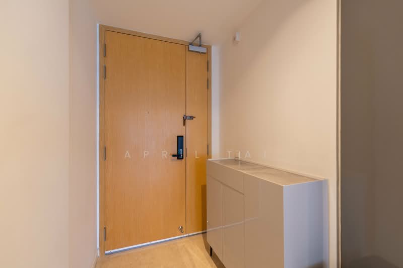 The Tre Ver, 62 Potong Pasir Avenue 1, 2 Bedrooms, 700 sqft, Condominium For Sale, by April Tai, 500132198 - Entrance - PropertyGuru.com.sg