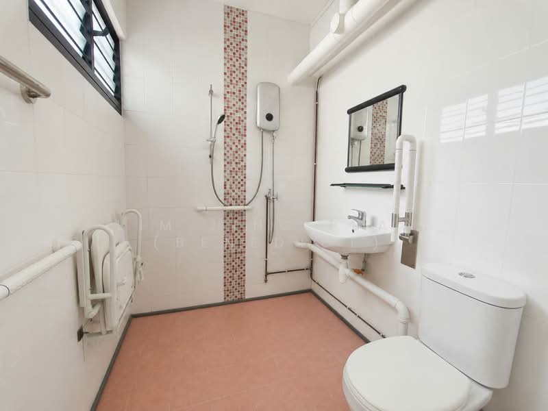 108 Potong Pasir Avenue 1, 108 Potong Pasir Avenue 1, 2 Bedrooms, 796 sqft, HDB Flat For Sale, by Lim Jing Tuan (Benedict), 500132204 - Bathroom - PropertyGuru.com.sg