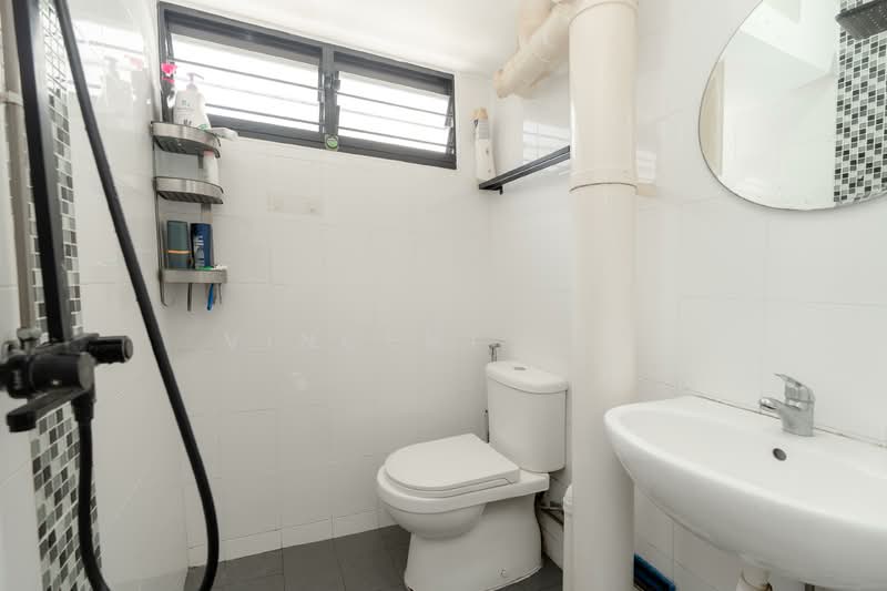 231 Ang Mo Kio Avenue 3, 231 Ang Mo Kio Avenue 3, 3 Bedrooms, 990 sqft, HDB Flat For Sale, by Vincent Tay, 500132205 - Bathroom - PropertyGuru.com.sg