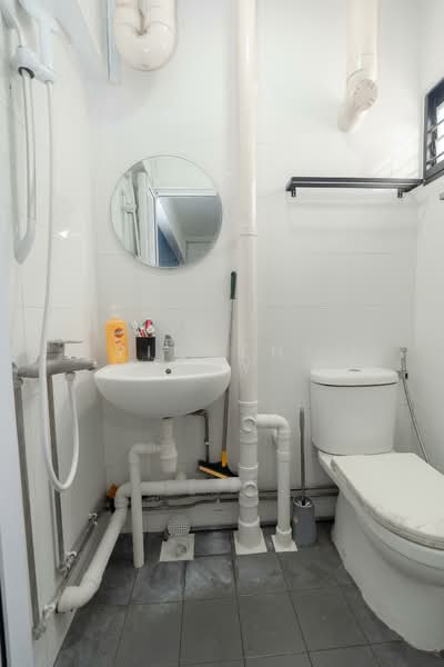 231 Ang Mo Kio Avenue 3, 231 Ang Mo Kio Avenue 3, 3 Bedrooms, 990 sqft, HDB Flat For Sale, by Vincent Tay, 500132205 - Bathroom - PropertyGuru.com.sg