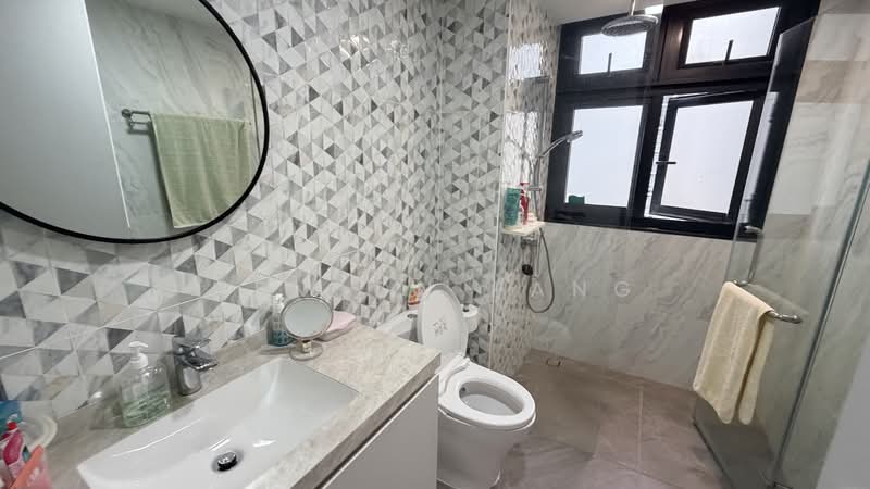 River Isles, Punggol Central, 3 Bedrooms, 1,173 sqft, Condominium For Sale, by Henson Pang, 500132208 - Bathroom - PropertyGuru.com.sg