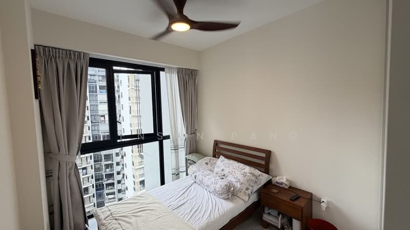 River Isles, Punggol Central, 3 Bedrooms, 1,173 sqft, Condominium For Sale, by Henson Pang, 500132208 - Bedroom 2 fits King sized bed  - PropertyGuru.com.sg