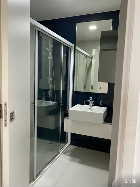 The Interlace, 202 Depot Road, 2 Bedrooms, 1,302 sqft, Condominium For Rent, by James Lee, 500132217 - Bathroom - PropertyGuru.com.sg