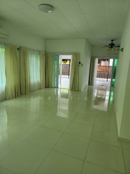 Raffles Park, 50 Oriole Crescent, 5 Bedrooms, 4,000 sqft, Bungalow House For Rent, by Lee Christina, 500132218 - Living Room - PropertyGuru.com.sg
