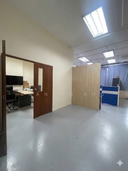 Tradehub 21, 8 Boon Lay Way, Boon Lay / Jurong / Tuas, 2,002 sqft, Light Industrial (B1) For Sale, by Brandon Kho, 500132225 - Interior - CommercialGuru.com.sg