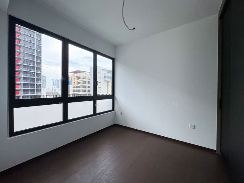 Tembusu Grand, 98 Jalan Tembusu, 1 Bedroom, 527 sqft, Condominium For Sale, by Donavan Tan, 500132236 - Master Bedroom - PropertyGuru.com.sg