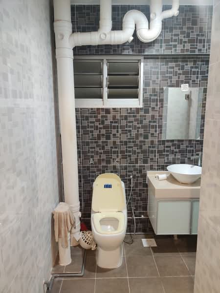 539 Hougang Street 52, 539 Hougang Street 52, Room Rental, 300 sqft, HDB Flat For Rent, by Ana K.P., 500132248 - Bathroom - PropertyGuru.com.sg