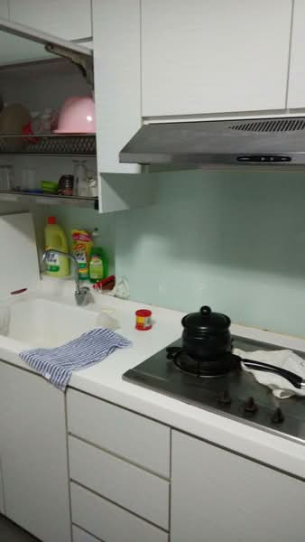 539 Hougang Street 52, 539 Hougang Street 52, Room Rental, 300 sqft, HDB Flat For Rent, by Ana K.P., 500132248 - Kitchen - PropertyGuru.com.sg