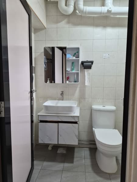337 Sembawang Crescent, 337 Sembawang Crescent, 3 Bedrooms, 1,087 sqft, HDB Flat For Sale, by Luke Chew, 500132263 - Bathroom - PropertyGuru.com.sg