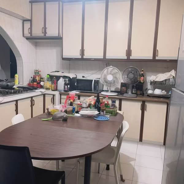 Lakeside Tower, 9H Yuan Ching Road, Room Rental, 180 sqft, Apartment For Rent, by Benson Liu, 500132267 - Kitchen - PropertyGuru.com.sg
