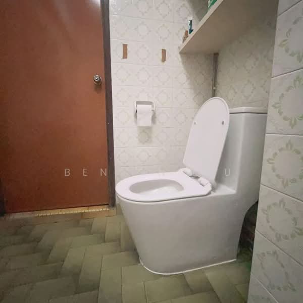 Lakeside Tower, 9H Yuan Ching Road, Room Rental, 180 sqft, Apartment For Rent, by Benson Liu, 500132267 - Bathroom - PropertyGuru.com.sg