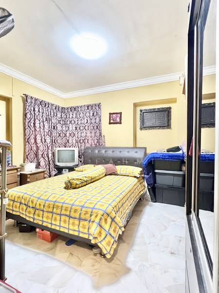288D Jurong East Street 21, 288D Jurong East Street 21, 3 Bedrooms, 1,334 sqft, HDB Flat For Sale, by M. Fahmi, 500132277 - Bedroom - PropertyGuru.com.sg
