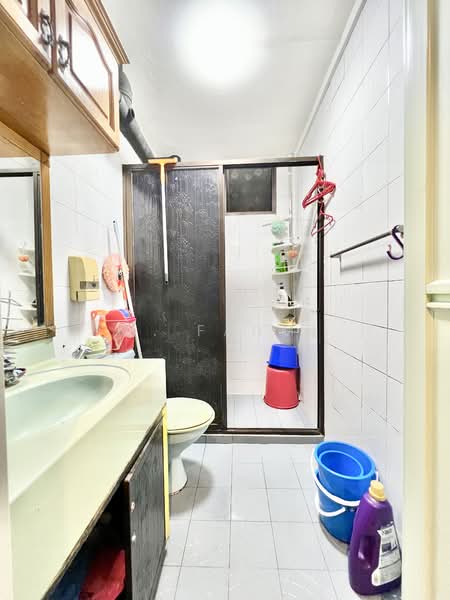 288D Jurong East Street 21, 288D Jurong East Street 21, 3 Bedrooms, 1,334 sqft, HDB Flat For Sale, by M. Fahmi, 500132277 - Bathroom - PropertyGuru.com.sg