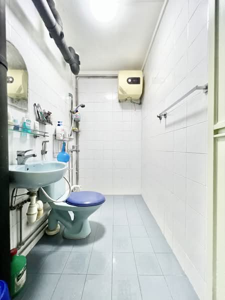 288D Jurong East Street 21, 288D Jurong East Street 21, 3 Bedrooms, 1,334 sqft, HDB Flat For Sale, by M. Fahmi, 500132277 - Bathroom - PropertyGuru.com.sg
