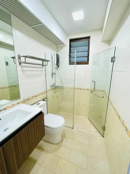 181 Bedok North Road, 181 Bedok North Road, 3 Bedrooms, 990 sqft, HDB Flat For Sale, by Kenneth Lim CT, 500132290 - Bathroom - PropertyGuru.com.sg