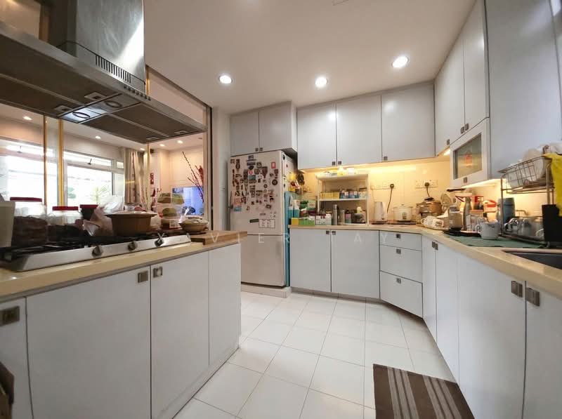 Estella Gardens, 29 Flora Road, 3 Bedrooms, 1,292 sqft, Condominium For Sale, by Xavier Tay, 500132304 - Kitchen - PropertyGuru.com.sg