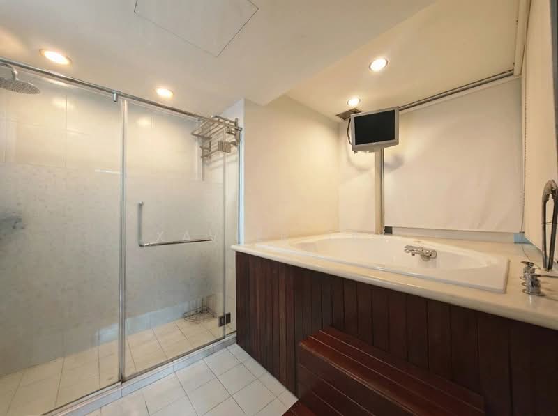 Estella Gardens, 29 Flora Road, 3 Bedrooms, 1,292 sqft, Condominium For Sale, by Xavier Tay, 500132304 - Bathroom - PropertyGuru.com.sg