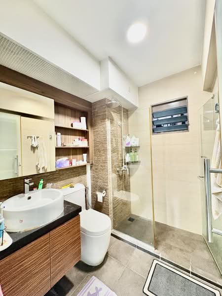 435C Fernvale Road, 435C Fernvale Road, 3 Bedrooms, 1,216 sqft, HDB Flat For Sale, by MOHD FARID, 500132314 - Bathroom - PropertyGuru.com.sg