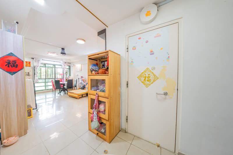 687B Woodlands Drive 75, 687B Woodlands Drive 75, 3 Bedrooms, 1,001 sqft, HDB Flat For Sale, by Kai Mun, 500132319 - Living Room - PropertyGuru.com.sg