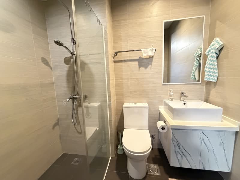 Sycamore Tree, 2 Fowlie Road, 1 Bedroom, 366 sqft, Apartment For Sale, by Sarah Wong, 500132321 - Bathroom - PropertyGuru.com.sg
