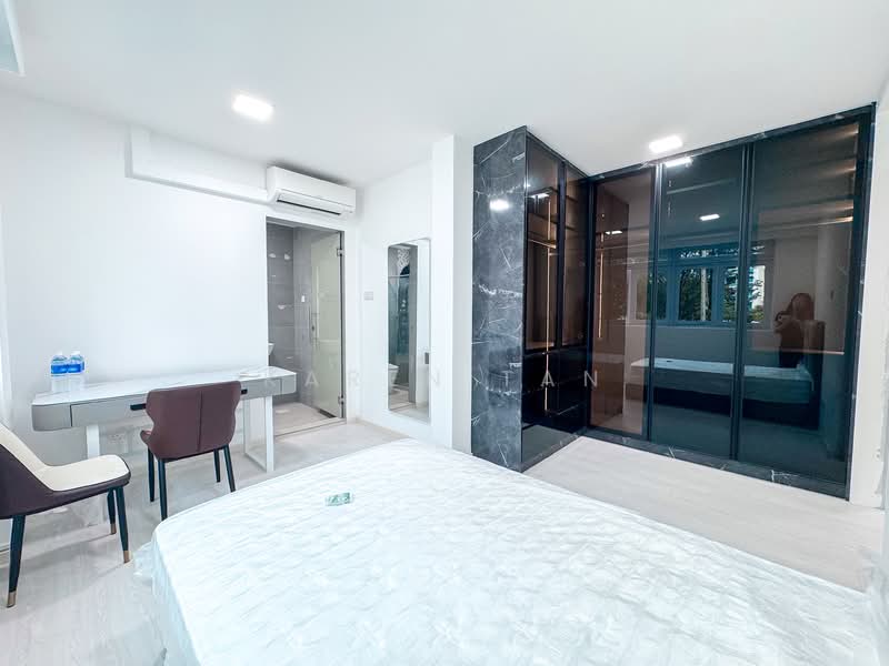 Westwood Park, Westwood Crescent, Room Rental, 300 sqft, Terraced House For Rent, by Karen Tan, 500132323 - Bedroom - PropertyGuru.com.sg