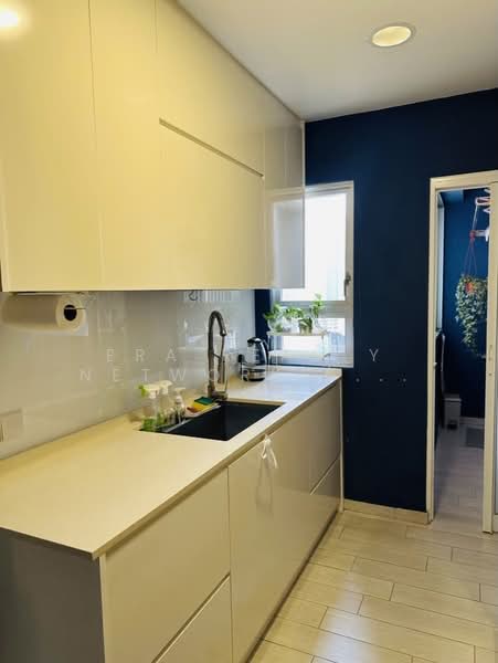 61C Strathmore Avenue, 61C Strathmore Avenue, 3 Bedrooms, 1,012 sqft, HDB Flat For Sale, by MARTIN, 500132327 - Kitchen - PropertyGuru.com.sg