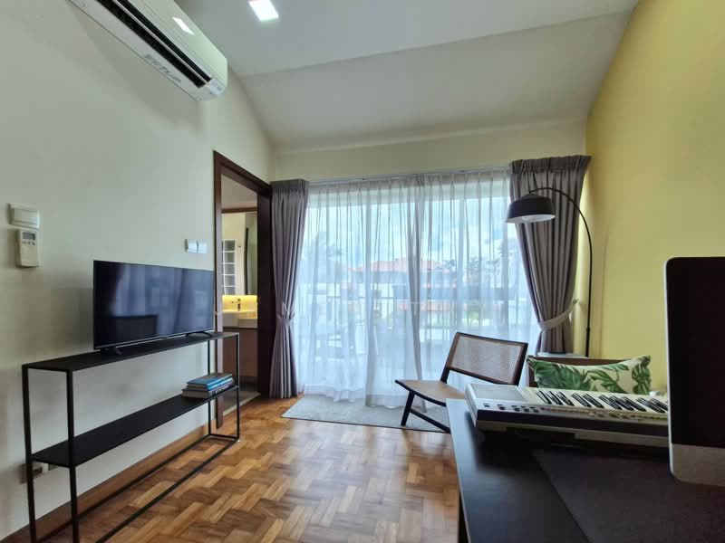 Springhill, 2 Sembawang Walk, 5 Bedrooms, 3,132 sqft, Cluster House For Sale, by James Tay, 500132328 - Living Room - PropertyGuru.com.sg