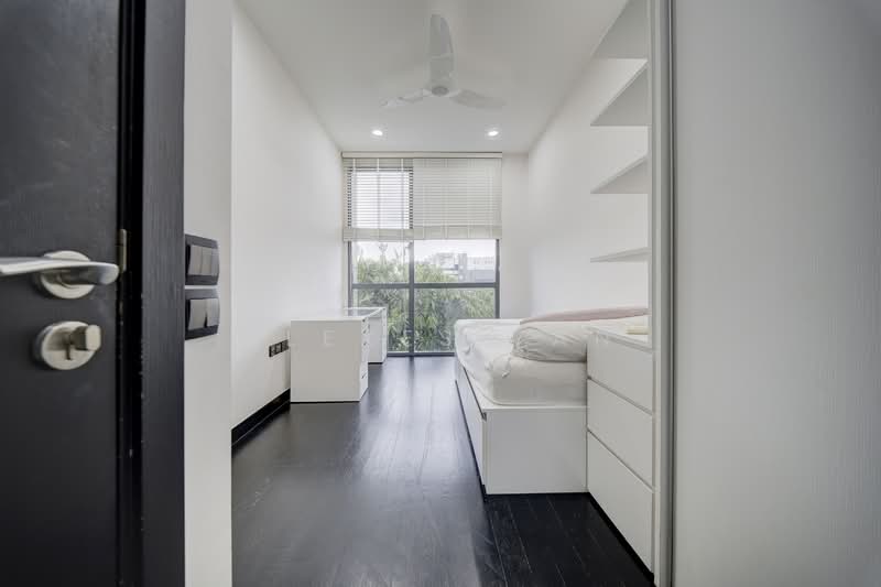 Renovated 4 Storey Cluster Semi-D!, , 6 Bedrooms, 3,961 sqft, Cluster House For Sale, by Alexes Yan, 500132336 - Bedroom - PropertyGuru.com.sg