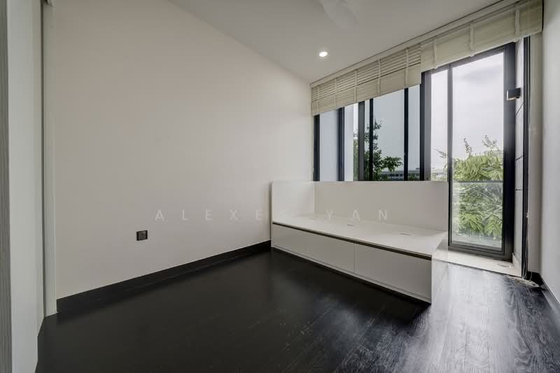 Renovated 4 Storey Cluster Semi-D!, , 6 Bedrooms, 3,961 sqft, Cluster House For Sale, by Alexes Yan, 500132336 - Interior - PropertyGuru.com.sg