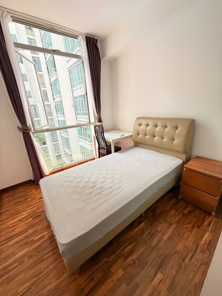 The Lakeshore, 29 Jurong West Street 41, 3 Bedrooms, 1,184 sqft, Condominium For Rent, by Benson Liu, 500132338 - Bedroom - PropertyGuru.com.sg
