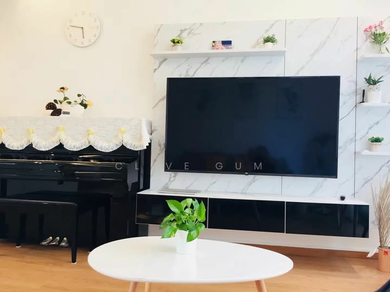 The Lakeshore, 31 Jurong West Street 41, 3 Bedrooms, 1,109 sqft, Condominium For Rent, by Clive Gum, 500132341 - Living Room - PropertyGuru.com.sg
