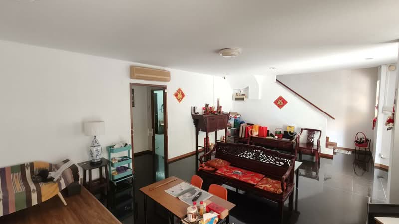 Jalan Kayu Estate, Jalan Tari Piring, 4 Bedrooms, 3,000 sqft, Terraced House For Sale, by Michelle Ong, 500132348 - Living Room - PropertyGuru.com.sg