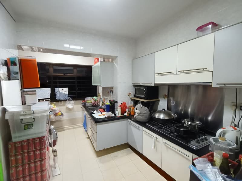 147 Lorong 2 Toa Payoh, 147 Lorong 2 Toa Payoh, 3 Bedrooms, 980 sqft, HDB Flat For Sale, by DESMOND TEO, 500132360 - Kitchen - PropertyGuru.com.sg