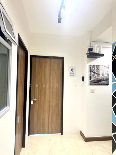 Burlington Square, 175 Bencoolen Street, Room Rental, 150 sqft, Apartment For Rent, by Kezia Lim, 500132369 - Corridor - PropertyGuru.com.sg