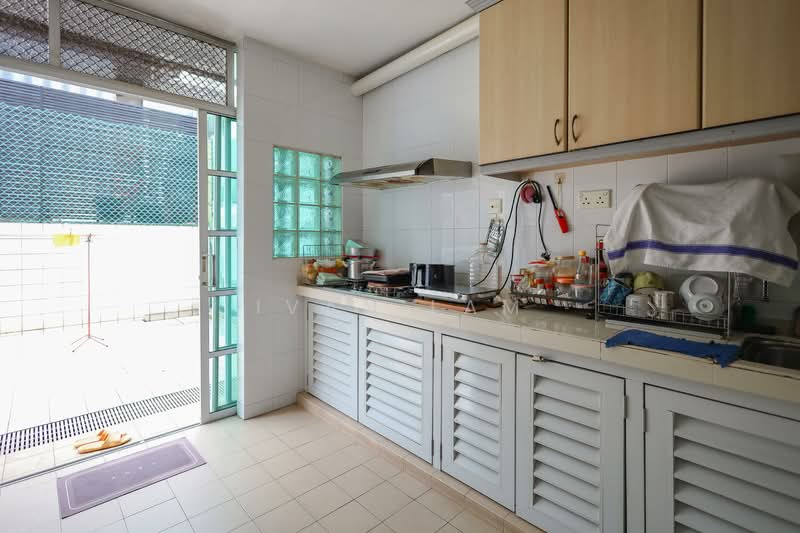 Seletar Terrace, Seleter Terrace, 4 Bedrooms, 2,400 sqft, Terraced House For Sale, by Ivan Lam, 500132370 - Kitchen - PropertyGuru.com.sg