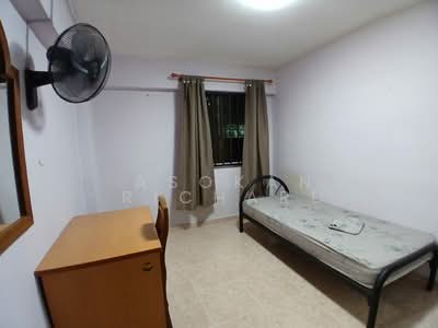 For Rent - 304 Jurong East Street 32
