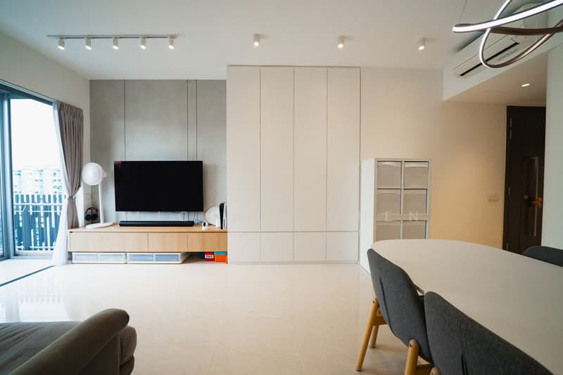 Forest Woods, , 3 Bedrooms, 980 sqft, Condominium For Sale, by Michael Chen, 500132382 - Living Room - PropertyGuru.com.sg
