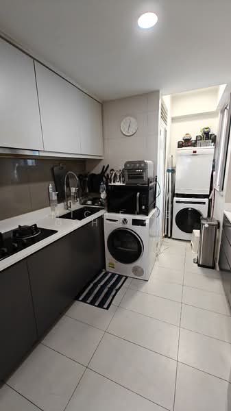 Q Bay Residences, 9 Tampines Street 86, 3 Bedrooms, 1,033 sqft, Condominium For Sale, by Michelle Goh Yeng Yeng, 500132392 - PropertyGuru.com.sg
