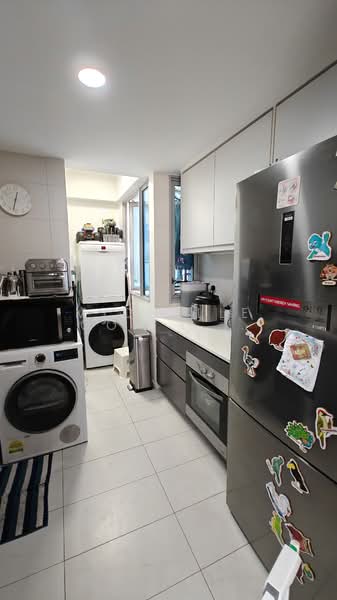 Q Bay Residences, 9 Tampines Street 86, 3 Bedrooms, 1,033 sqft, Condominium For Sale, by Michelle Goh Yeng Yeng, 500132392 - PropertyGuru.com.sg