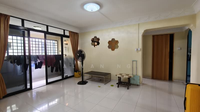927 Yishun Central 1, 927 Yishun Central 1, 3 Bedrooms, 1,313 sqft, HDB Flat For Rent, by Alvan Ng, 500132393 - Living Room - PropertyGuru.com.sg