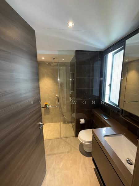 The Florence Residences, 87 Hougang Avenue 2, 3 Bedrooms, 990 sqft, Condominium For Sale, by Ryan Wong, 500132395 - Bathroom - PropertyGuru.com.sg