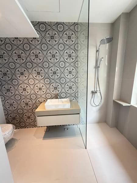 Co-Living Space For Rent @ Dickson Road, Dickson Road, 1,807 sqft, Shop / Shophouse For Rent, by Shane Yeo, 500132396 - Bathroom - CommercialGuru.com.sg