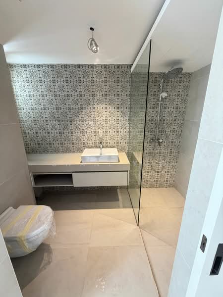 Co-Living Space For Rent @ Dickson Road, Dickson Road, 1,807 sqft, Shop / Shophouse For Rent, by Shane Yeo, 500132396 - Bathroom - CommercialGuru.com.sg